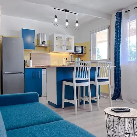 Lejlighed Decaroli - Stylish And Central Renovated Modern Studio