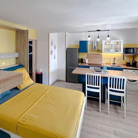 Decaroli - Stylish And Central Renovated Modern Studio סאן-לורן-דו-ואר